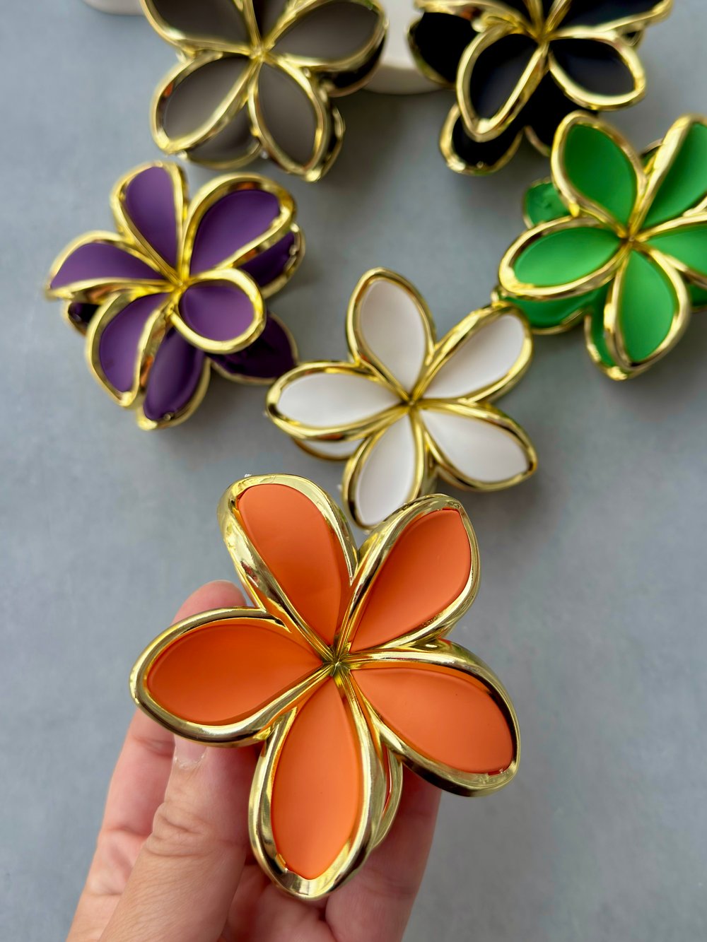 Gold Detaylı Lotus Mandal Toka