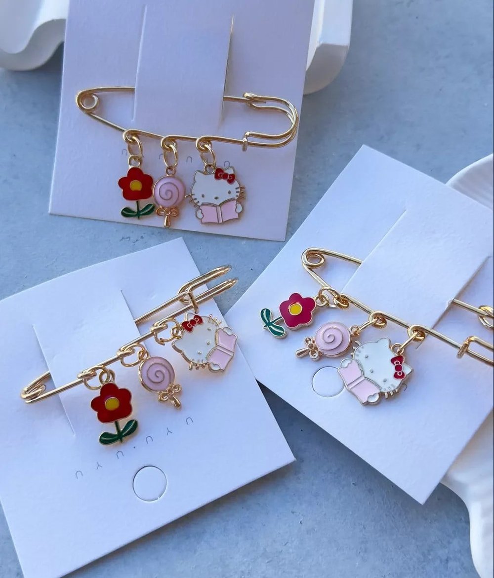 Hello Kitty Broş