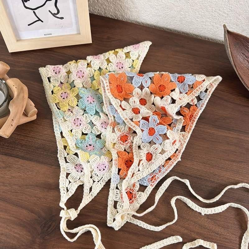 Papatya Desenli Örme Bohem Bandana