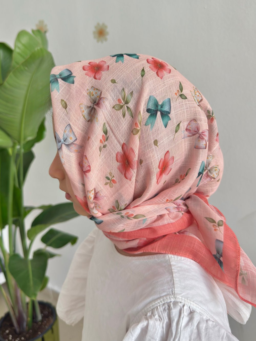 Somon Kurdele ve Çiçek Detaylı 80x80 Pamuk Çocuk Başörtüsü
