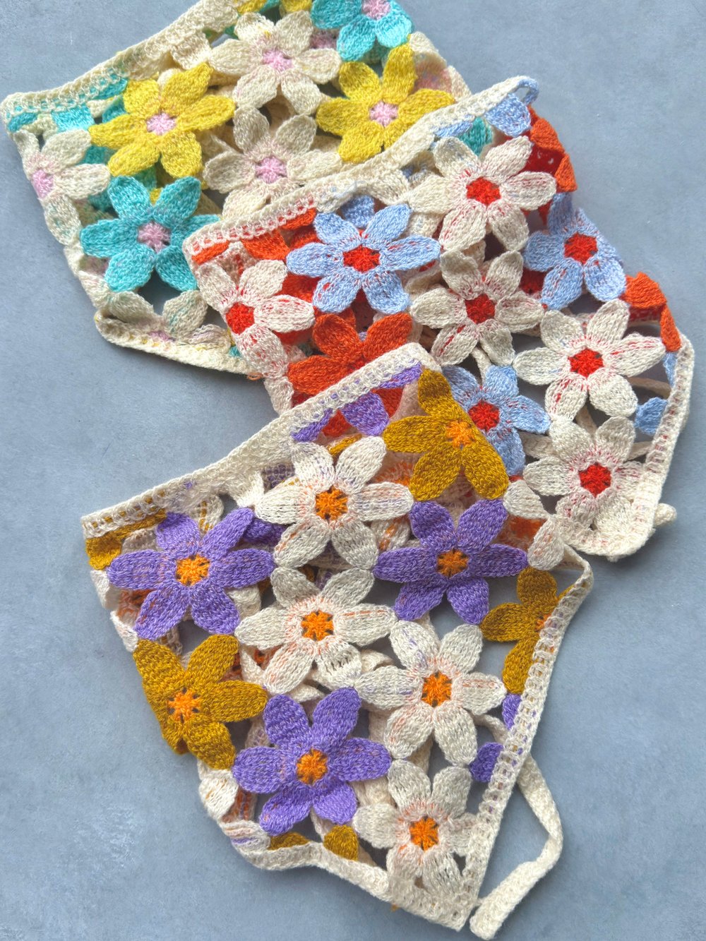 Papatya Desenli Örme Bohem Bandana