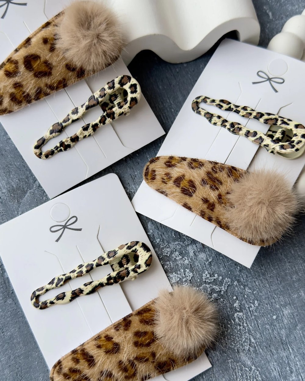 Tüylü Leopar Ponpon Çıtçıt