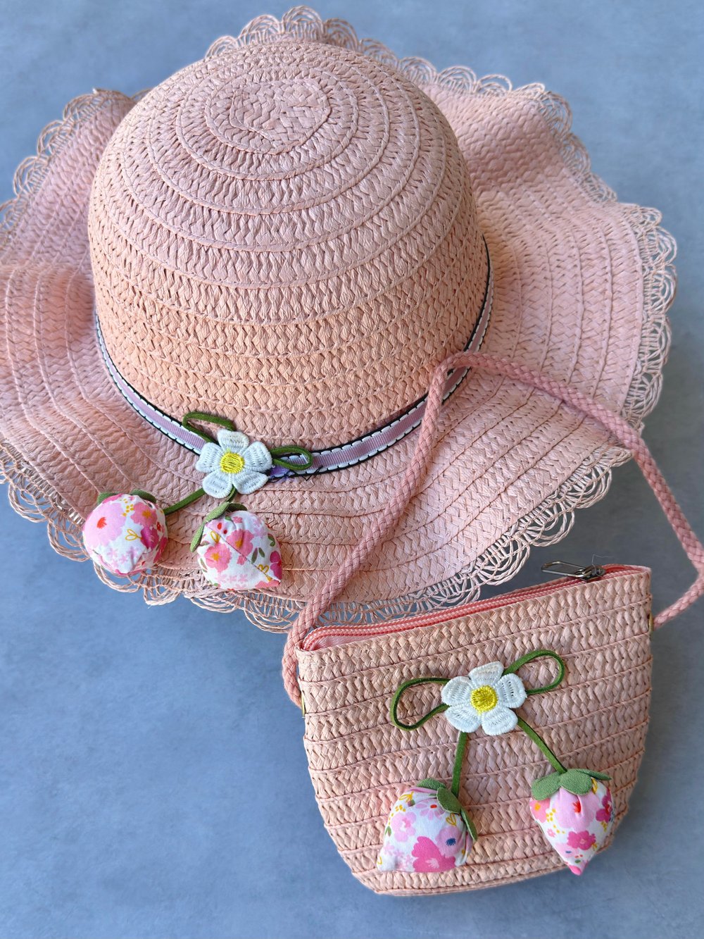 Çilek Detaylı Hasır Şapka & Çanta Set