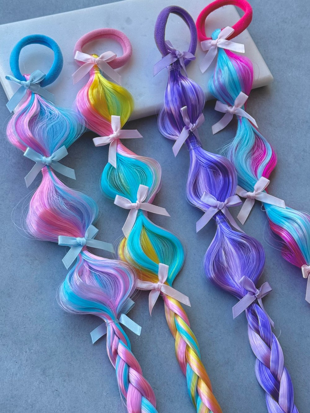 Kurdele Detaylı Bonbon Parti Saçı