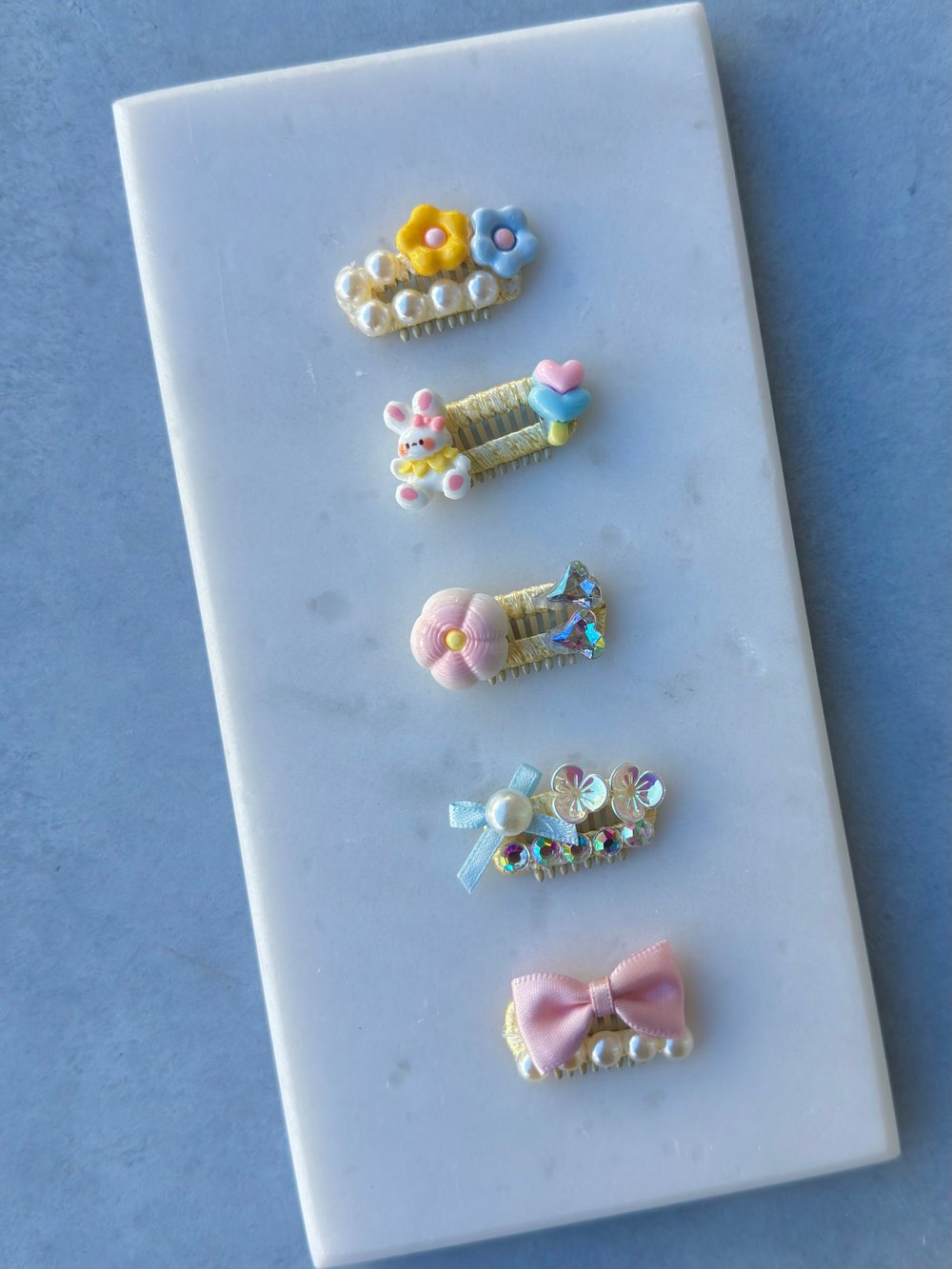Özel Seri Krem Renk İnci Detaylı Saçsız Bebek Tokası 5li
