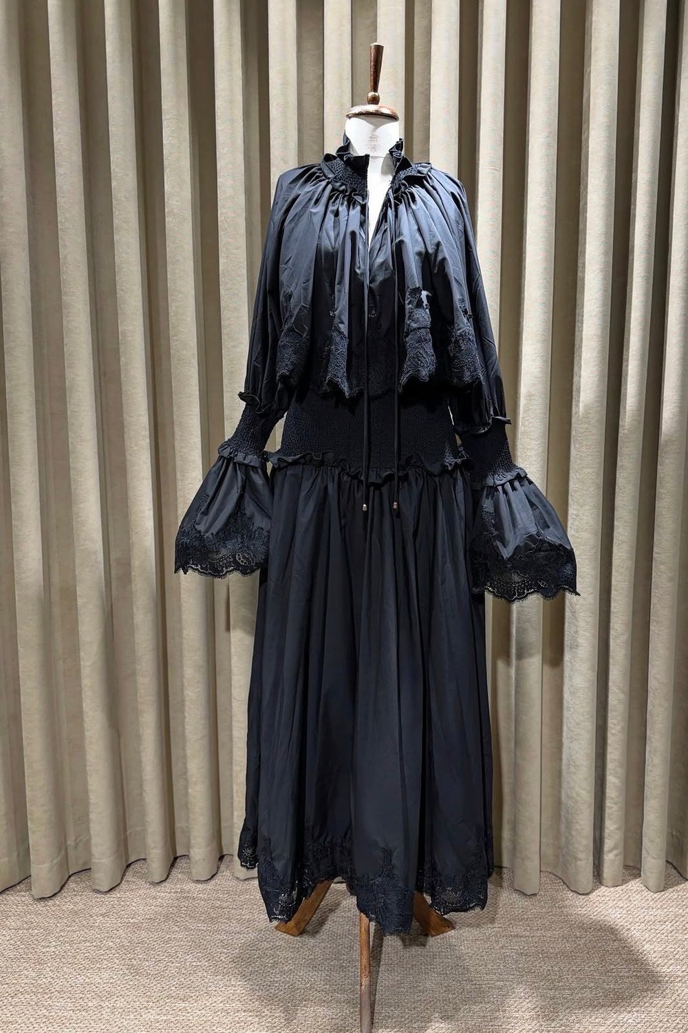 Siyah Manolya Dress