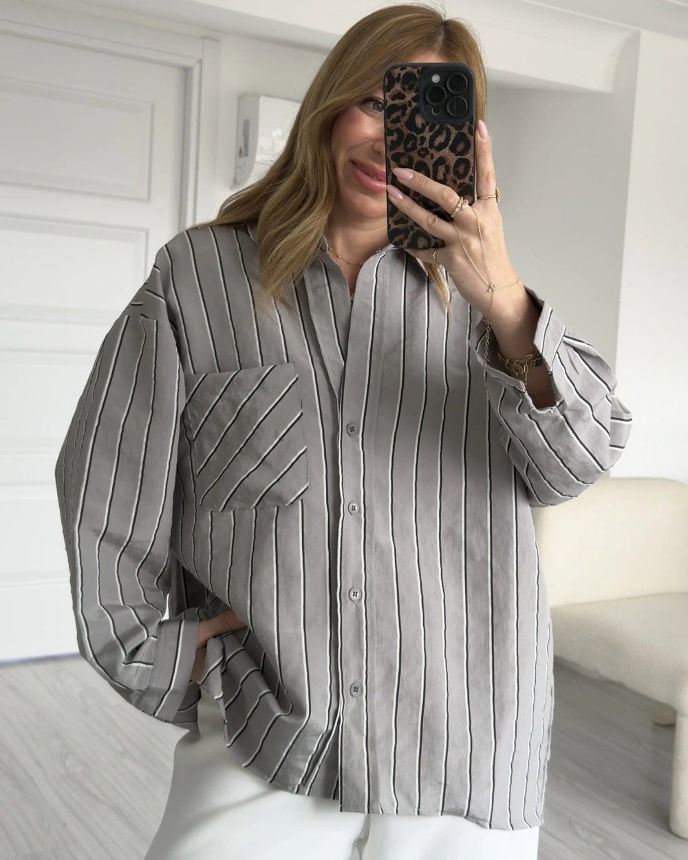 Açık Yaka Çizgili Oversize Gömlek
