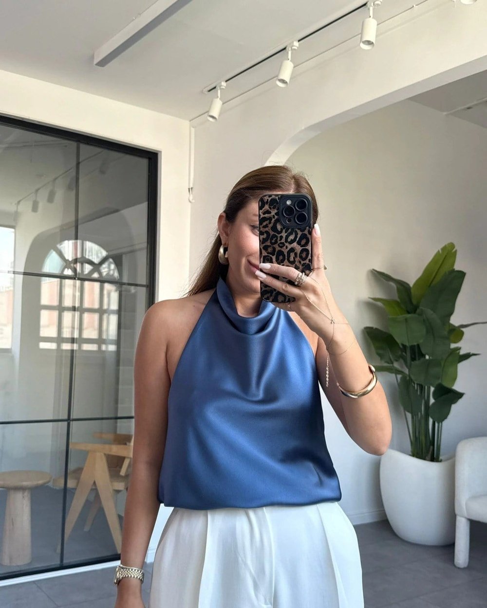 SATEN HALTER YAKA SIRTI AÇIK BLUZ