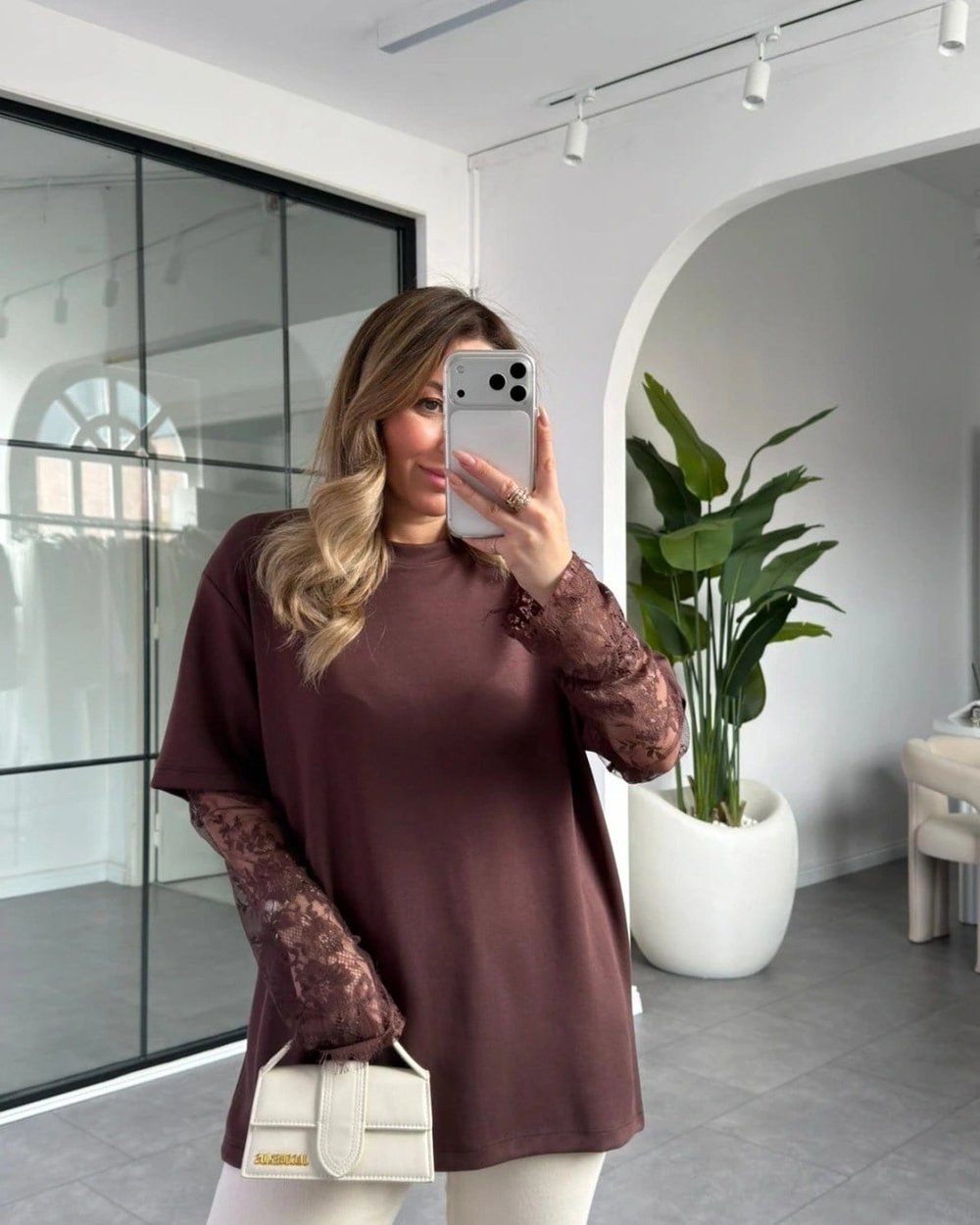 KOLLARI DANTEL DETAYLI T-SHIRT 1049