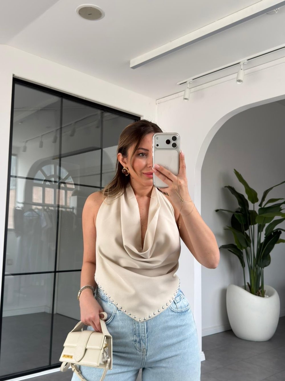 Zımba Detaylı Beli Lastikli Bluz