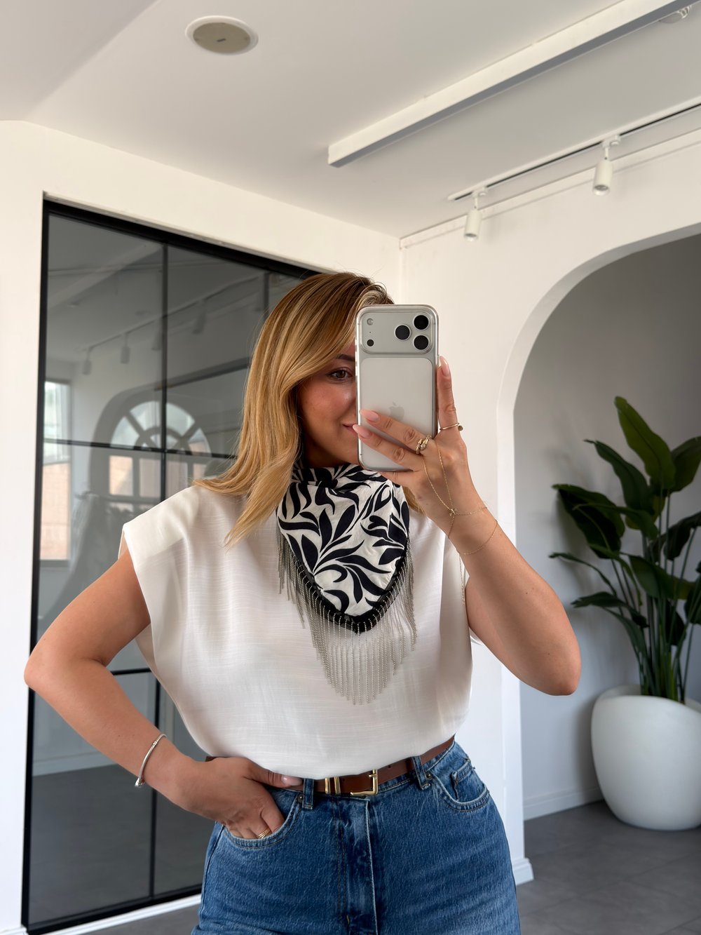Fular Detaylı Sıfır Kol Bluz 580989