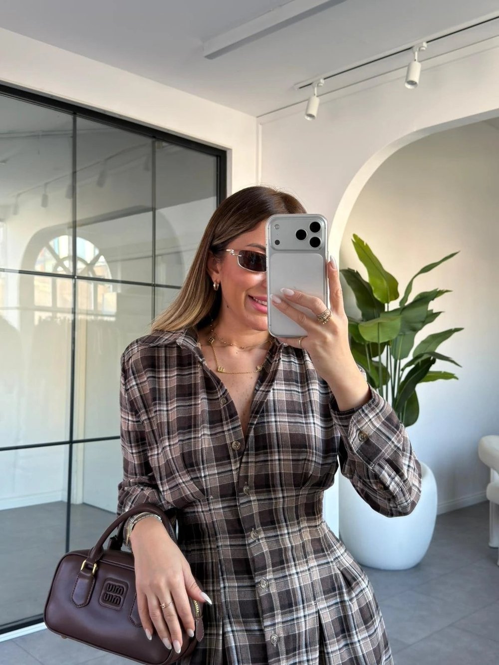 KAHVE BELDEN OTURTMALI EKOSE ELBİSE