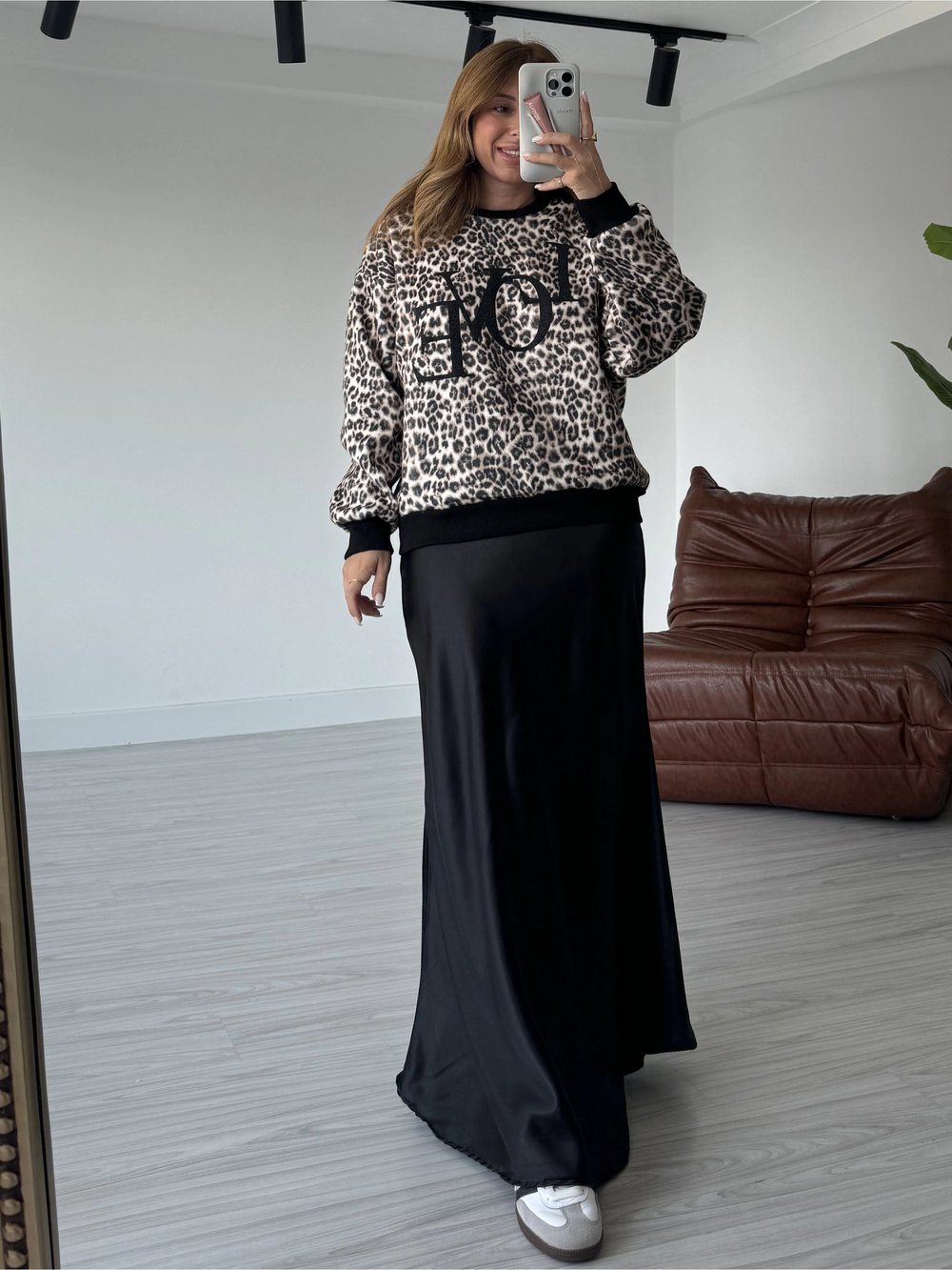 Siyah Leopar Desen Yumoş Sweatshirt