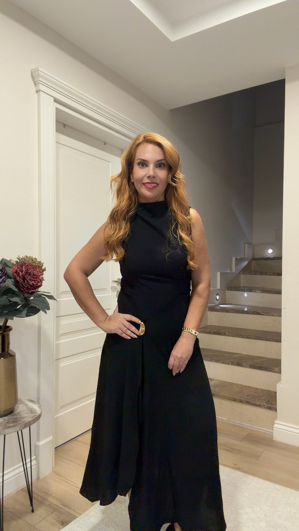 Toka Detaylı Yırtmaçlı Elbise