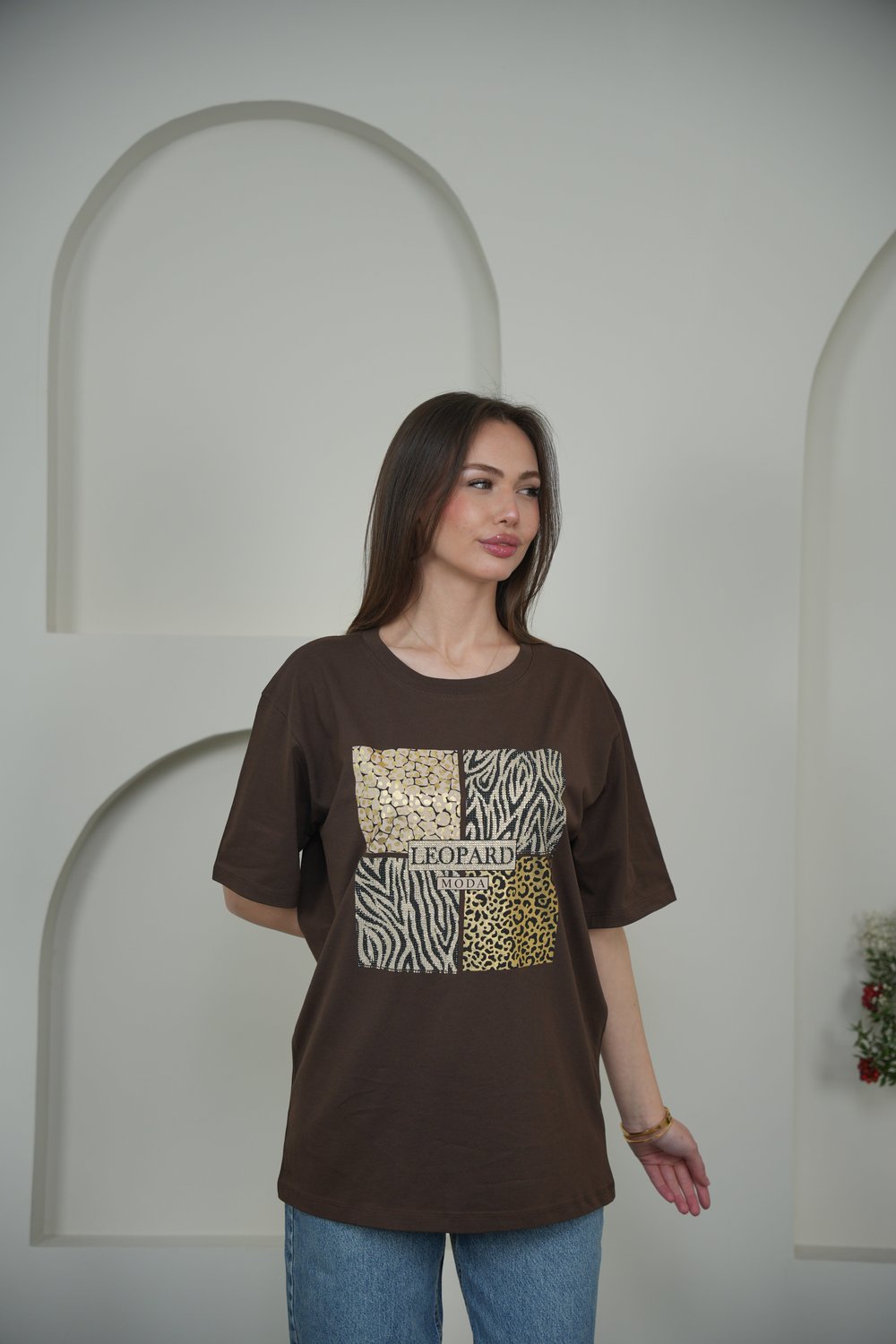 Taş Ve Leopar Detaylı  Şık Basic T-Shirt Kahve Rengi
