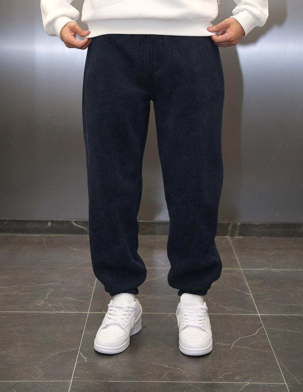 BAGGY KALIP PAÇA LASTİKLİ YIKAMALI ÜÇ İPLİK ŞARDONLU EŞOFMAN ALTI