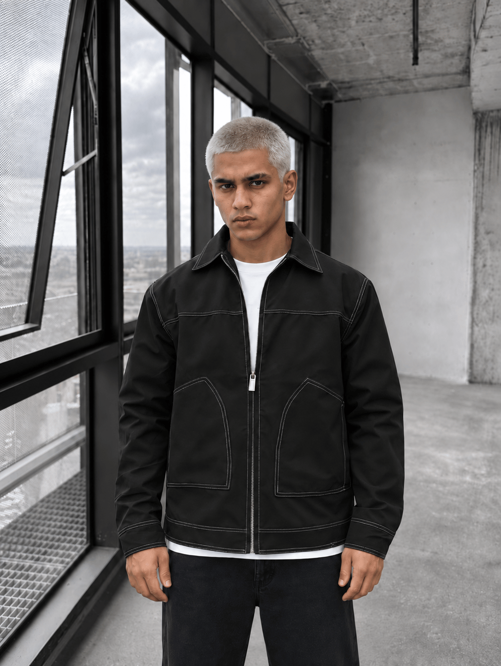 DİKİŞ DETAYLI SİYAH YAĞMURLUK