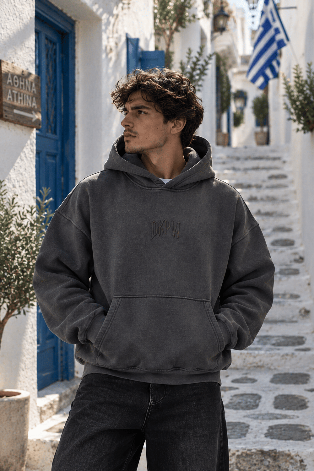 YIKAMALI DKPW GÖĞÜS NAKIŞ BASKILI KAPŞONLU SWEATSHIRT SİYAH