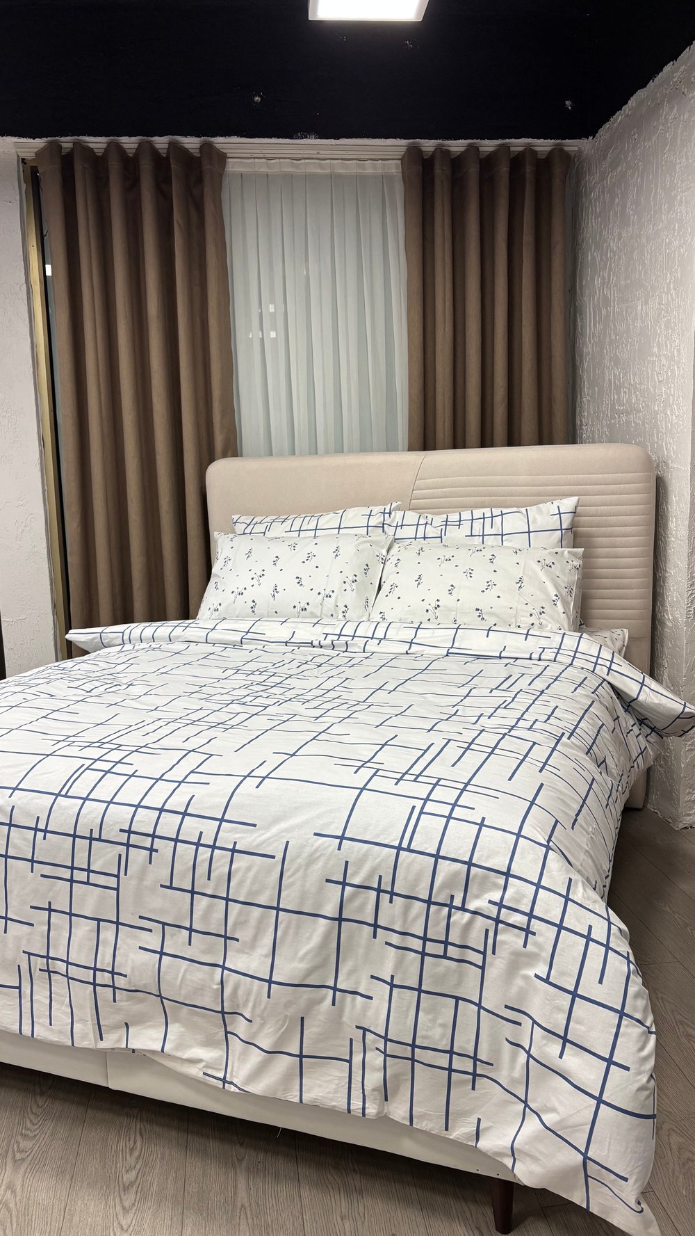 Grid Flora - Lacivert Geometrik ve Çiçekli Pamuklu Nevresim Takımı