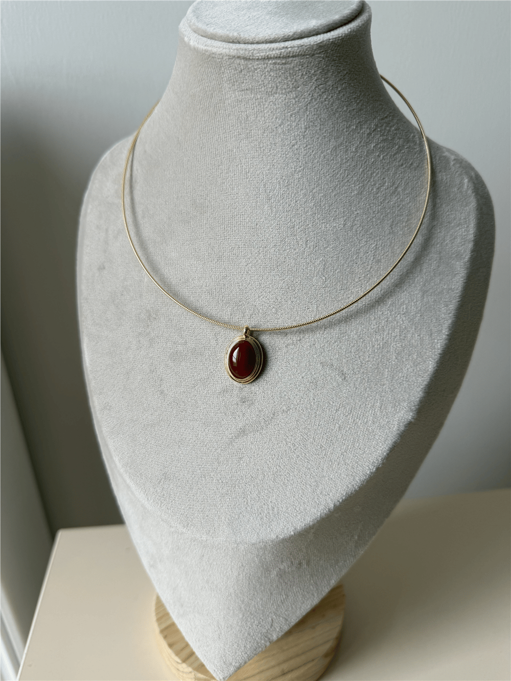 Özel Seri Mineli Oval Choker Kolye Bordo