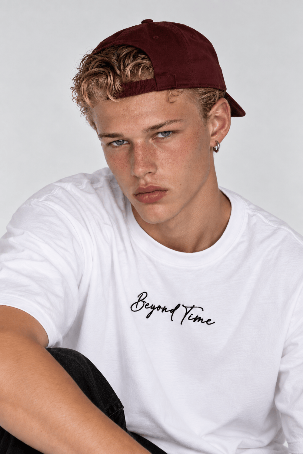 Etnik Baskılı Nakışlı T-Shirt