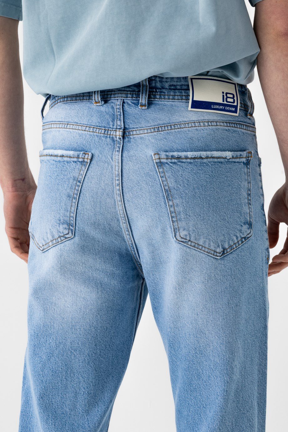 Paça Yıpratmalı Tapered Jean