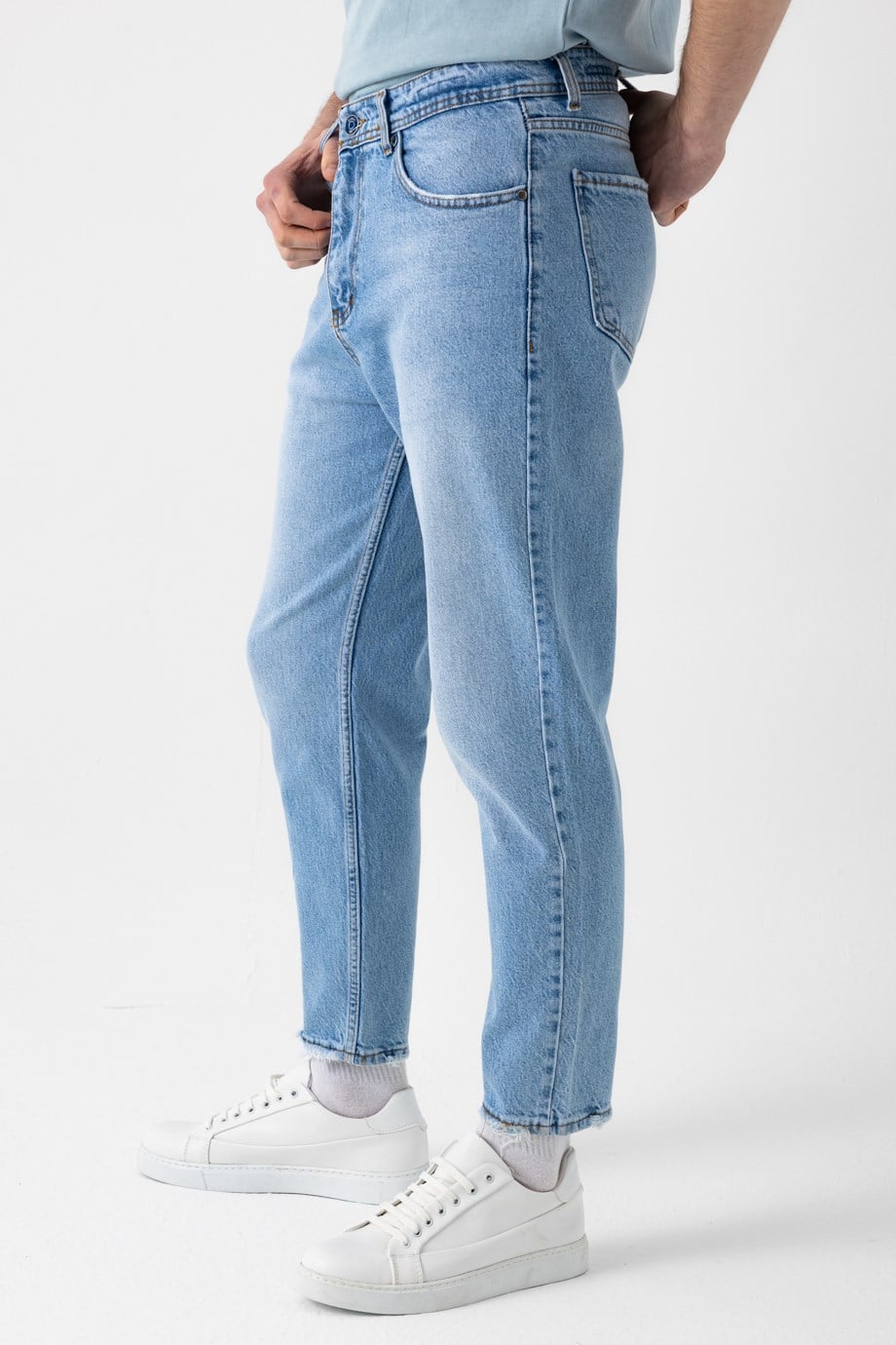 Paça Yıpratmalı Tapered Jean