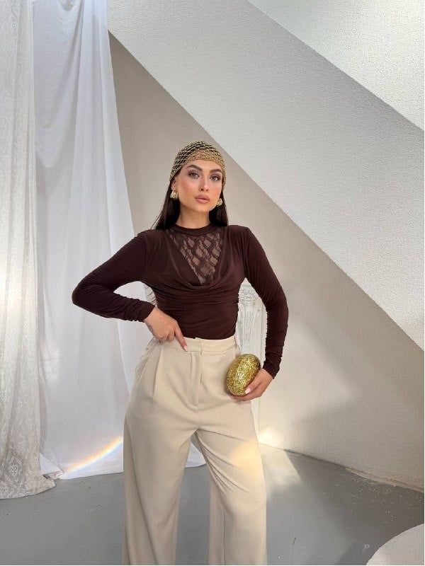 SANDY DANTEL GARNİ DEGAJE YKA BLUZ KAHVE