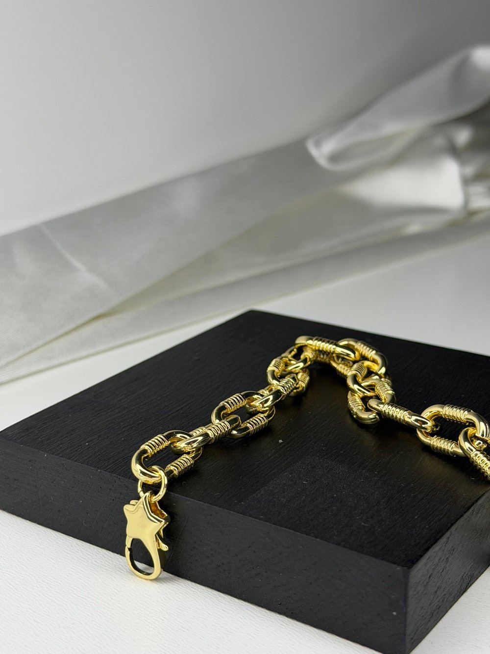 Edge Spark Gold Bileklik