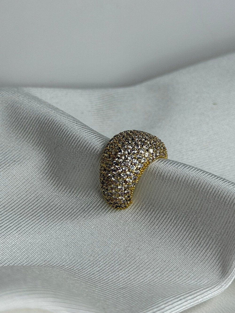 Full Taş Gold Earcuff