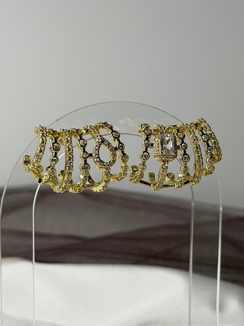 Luxe Taşlı Gold Küpe