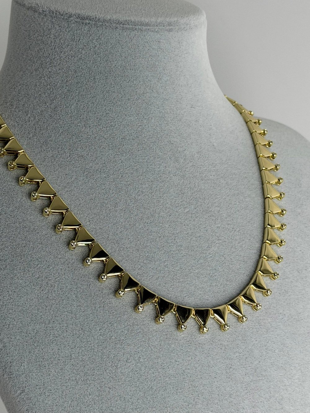 Pyramid Gold Kolye