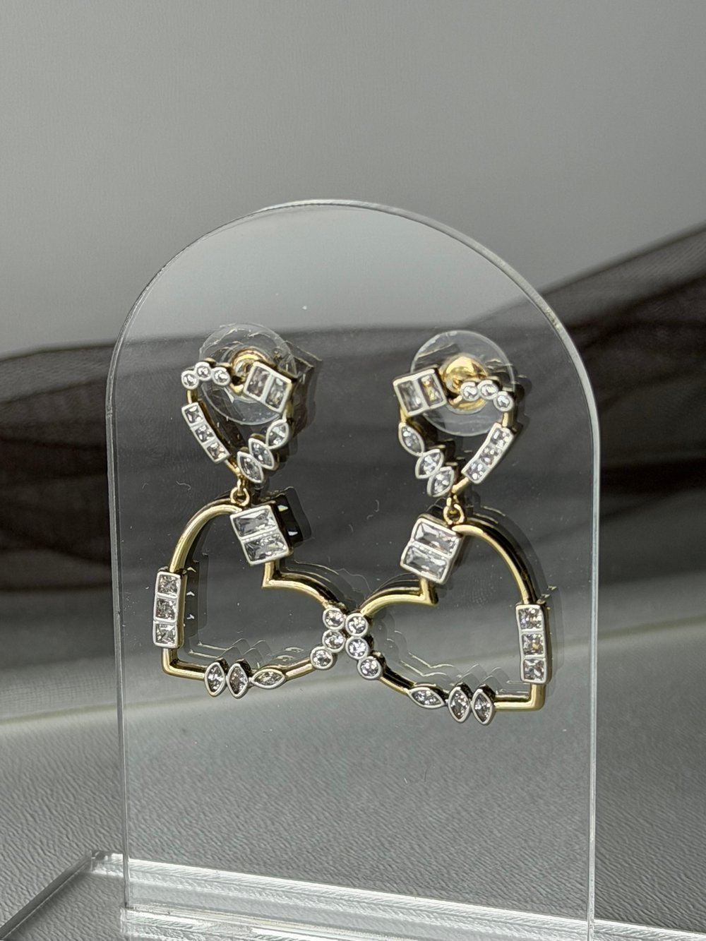 Sallantılı Taşlı Gold Kalp Küpe