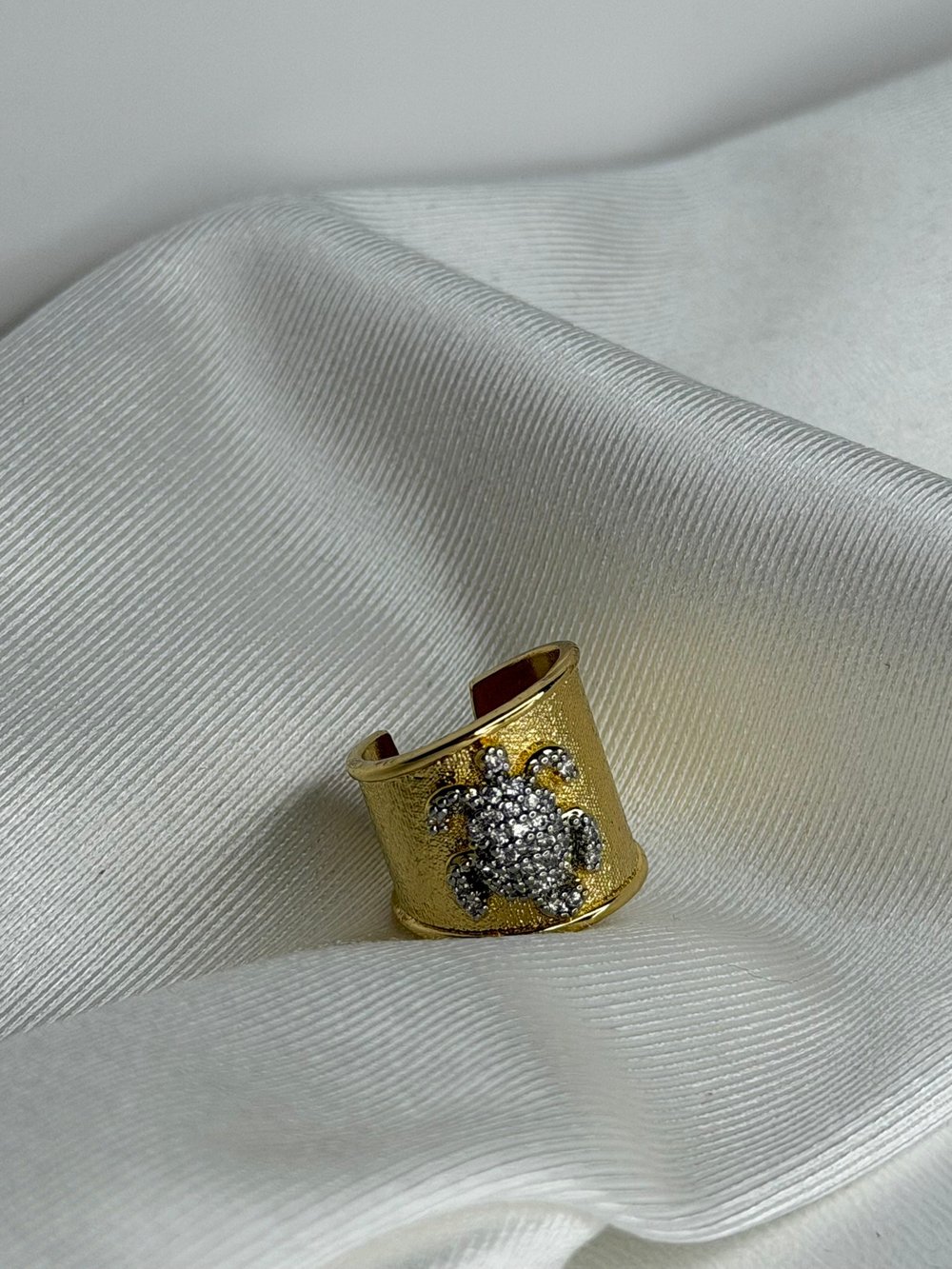 Turtle Earcuff