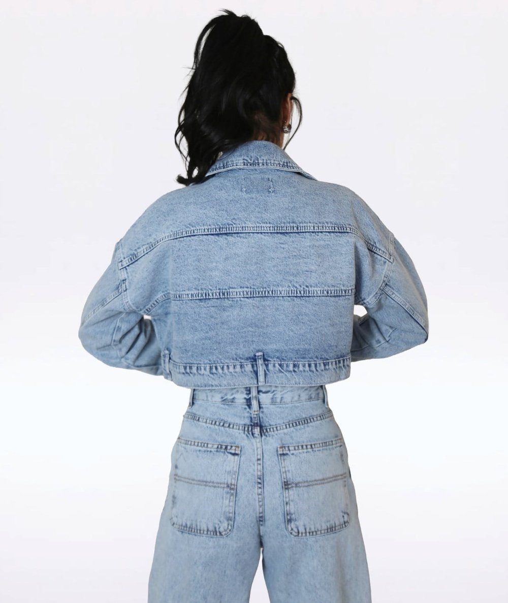 Çapraz Düğme Detaylı Crop Denim Ceket