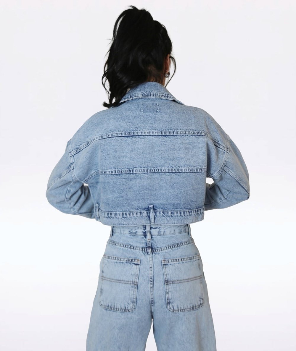 Çapraz Düğme Detaylı Crop Denim Ceket