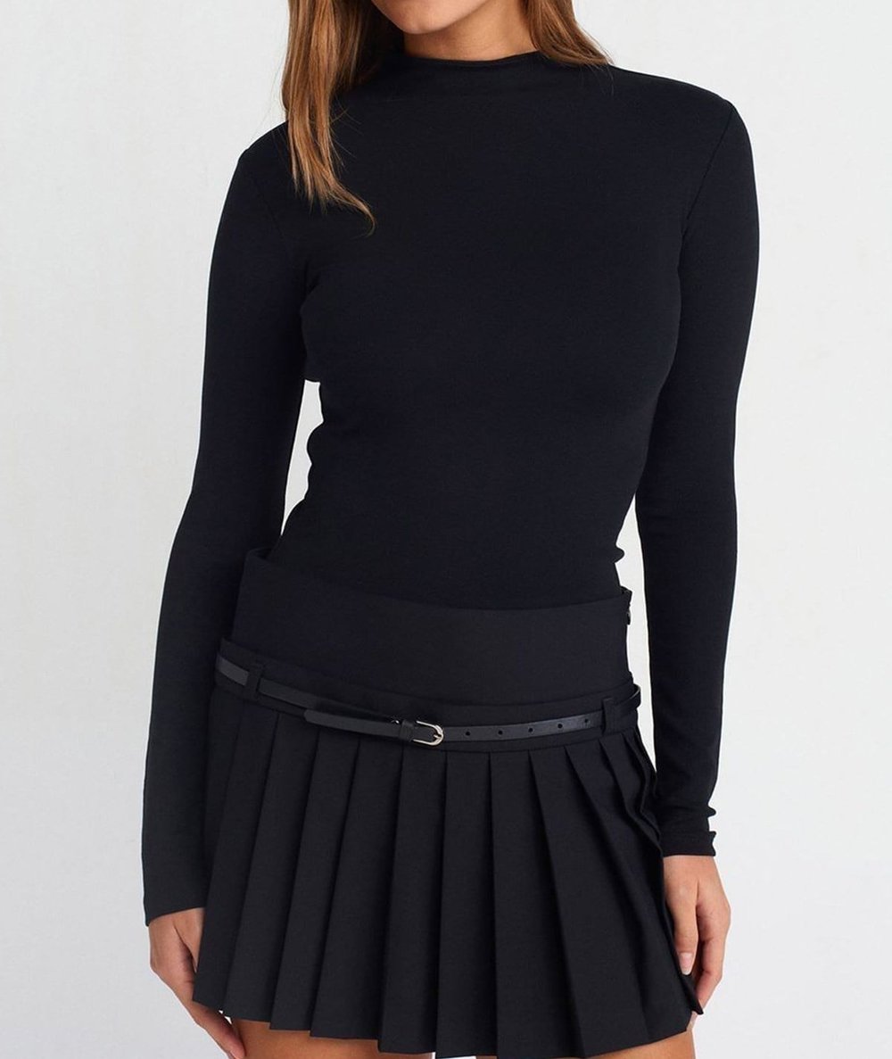Dik Yaka Top – Siyah