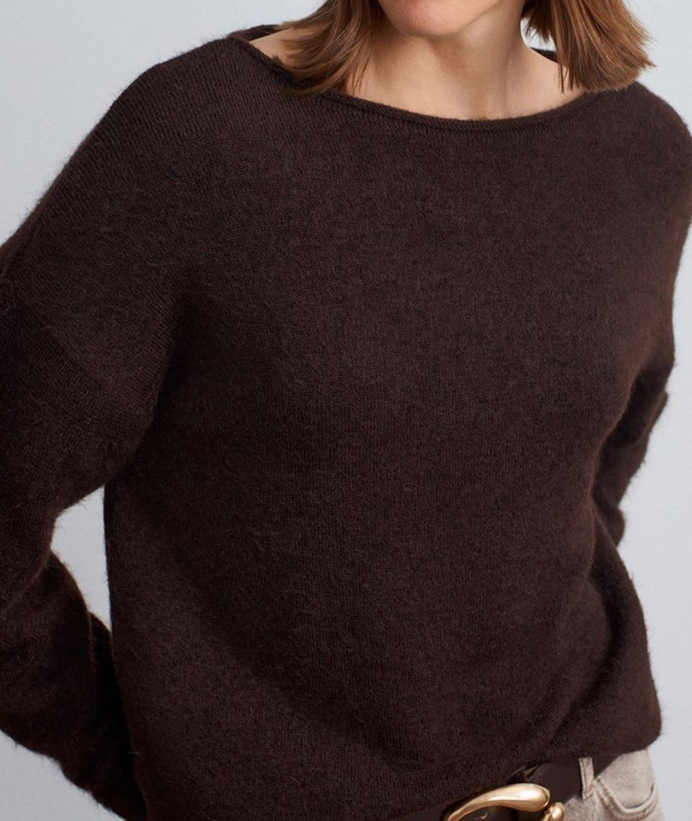 Kayık Yaka Yumuşak Dokulu Kazak – Kahve