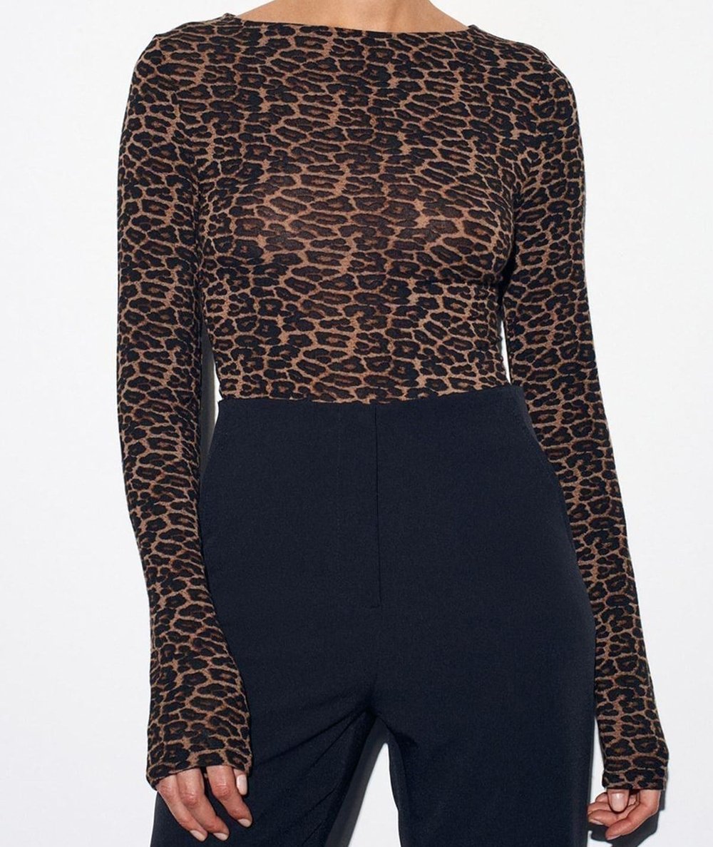 Leopar Desen Kayık Yaka Top – Kahve