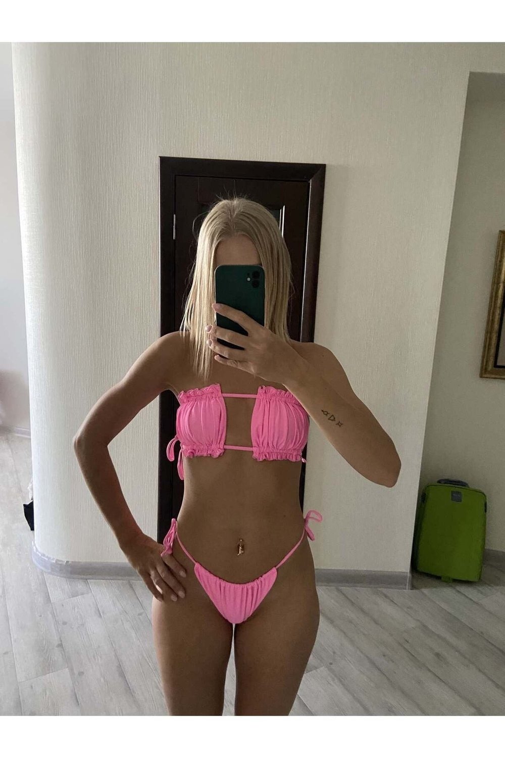 Pembelya büzgülü bikini takım