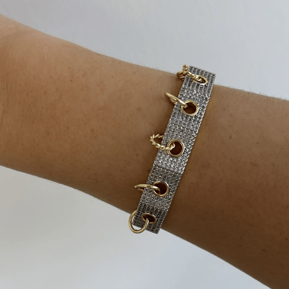 Özel Seri Zirkon Taşlı Halkalı Kelepçe 18cm