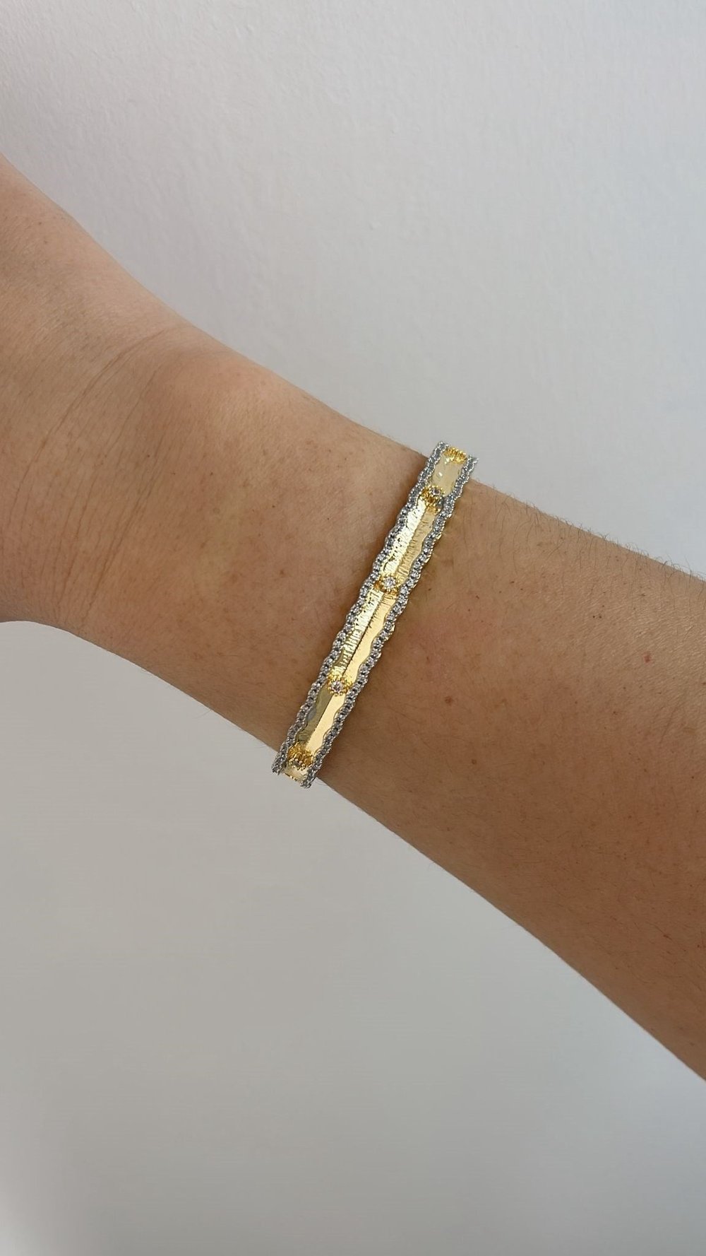 Özel Seri Zirkon Taşlı Gold Ray Kelepçe Bileklik 17 cm 
