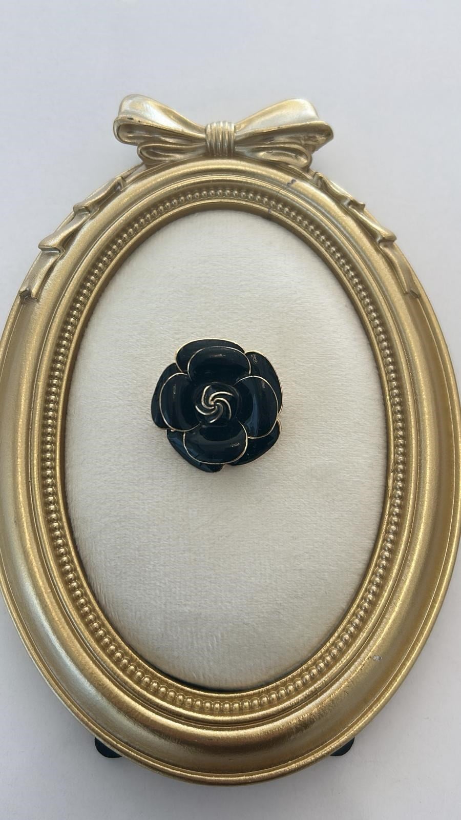 Siyah Mineli Gül Broş 3cm
