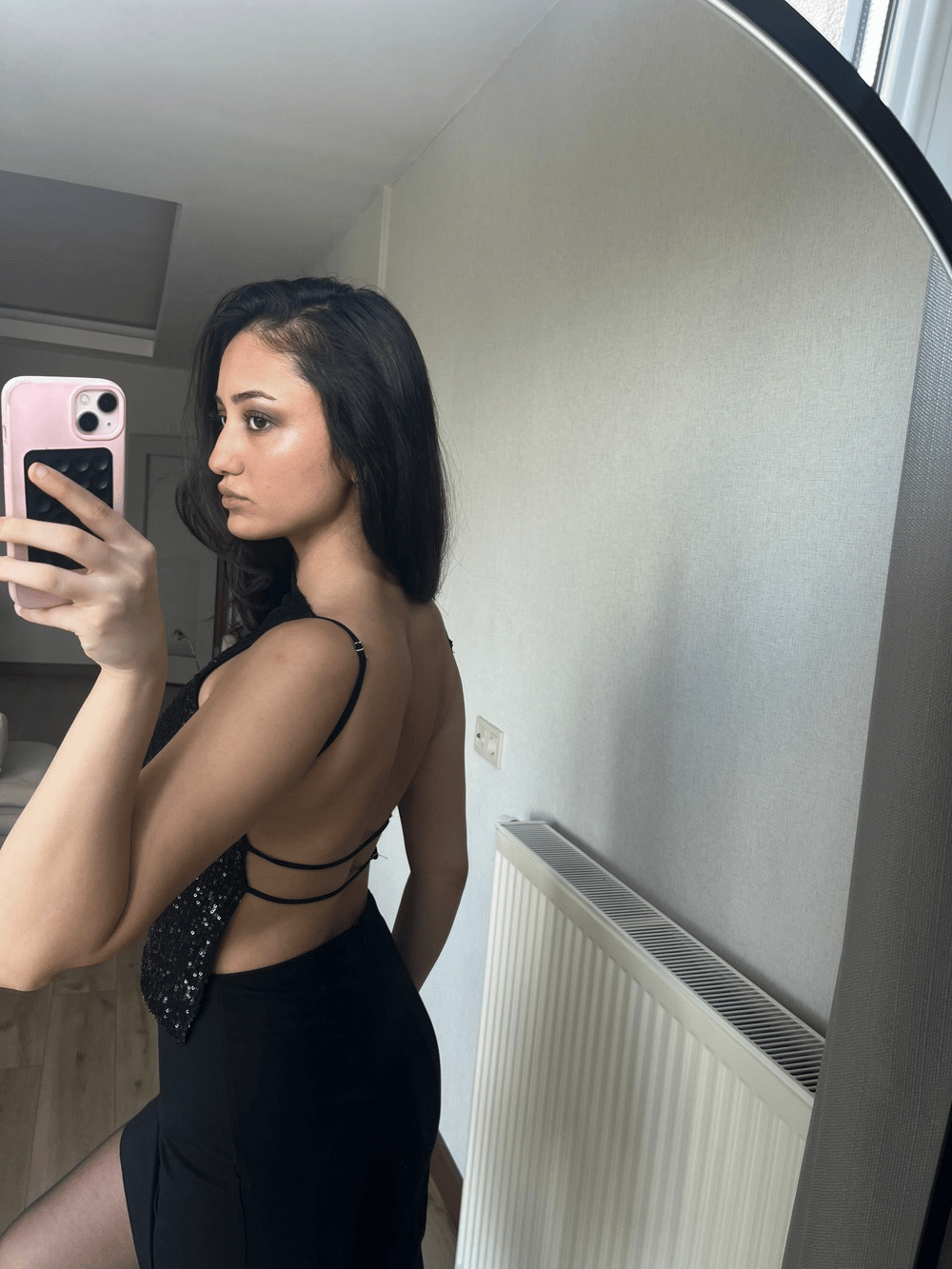 Siyah Sırt Detaylı Parıltılı Payet Örme Bluz