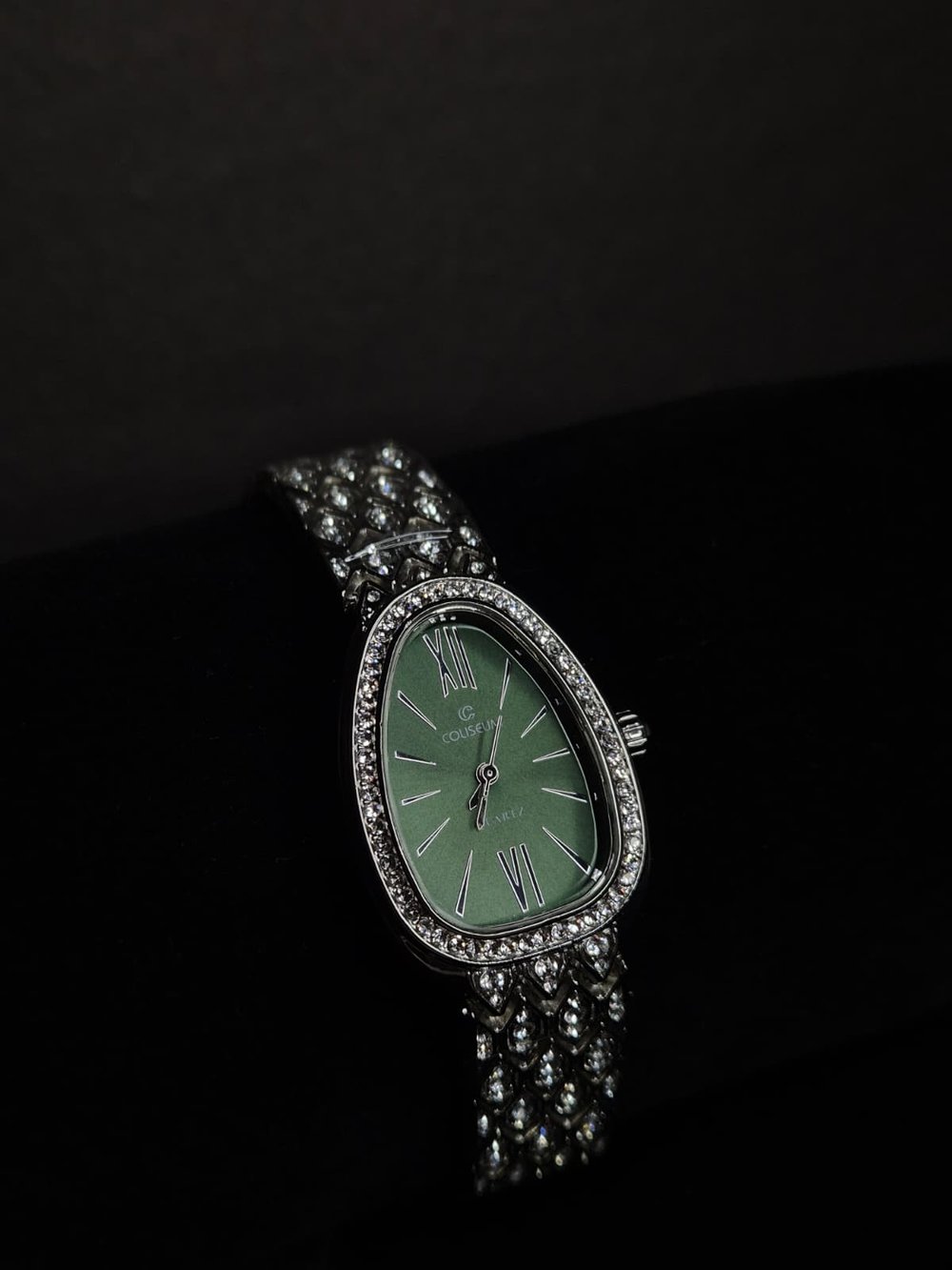 Aura Model Saat