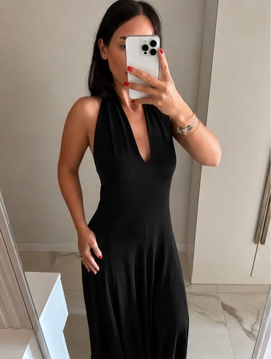 Siyah Boyundan Baglamalı Elbise