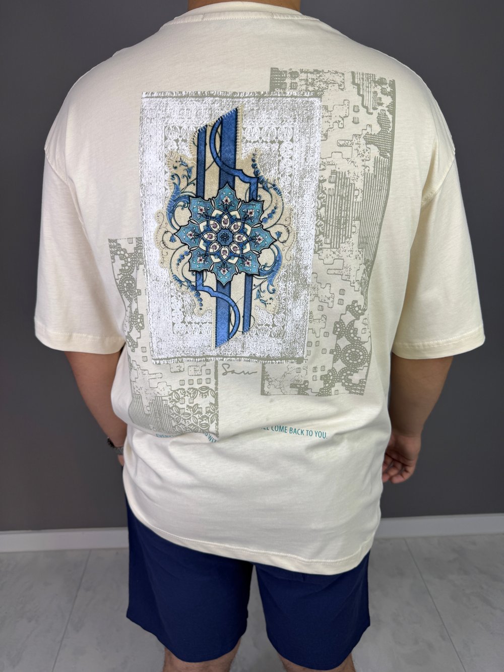 HALI MOTİFLİ T-SHİRT 1074