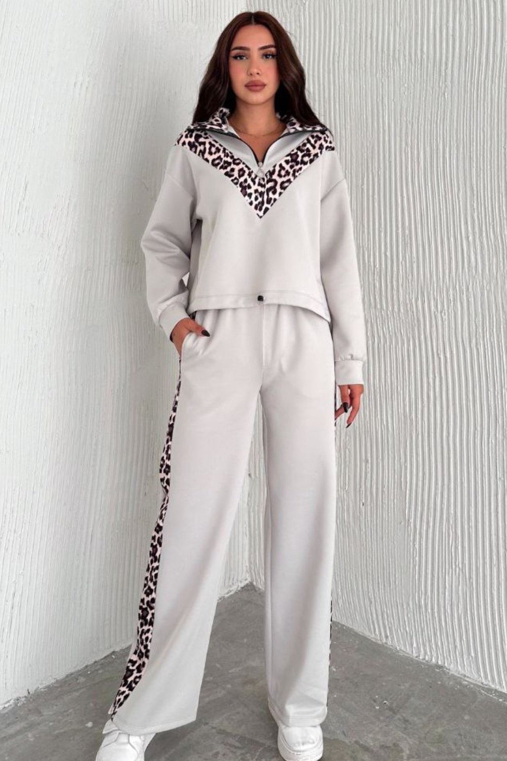 Kadın Scuba Kumaş Leopar Desen Şeritli Önü Yarım Fermuarlı Sweatshirt Bol Paça Eşofman Takım
