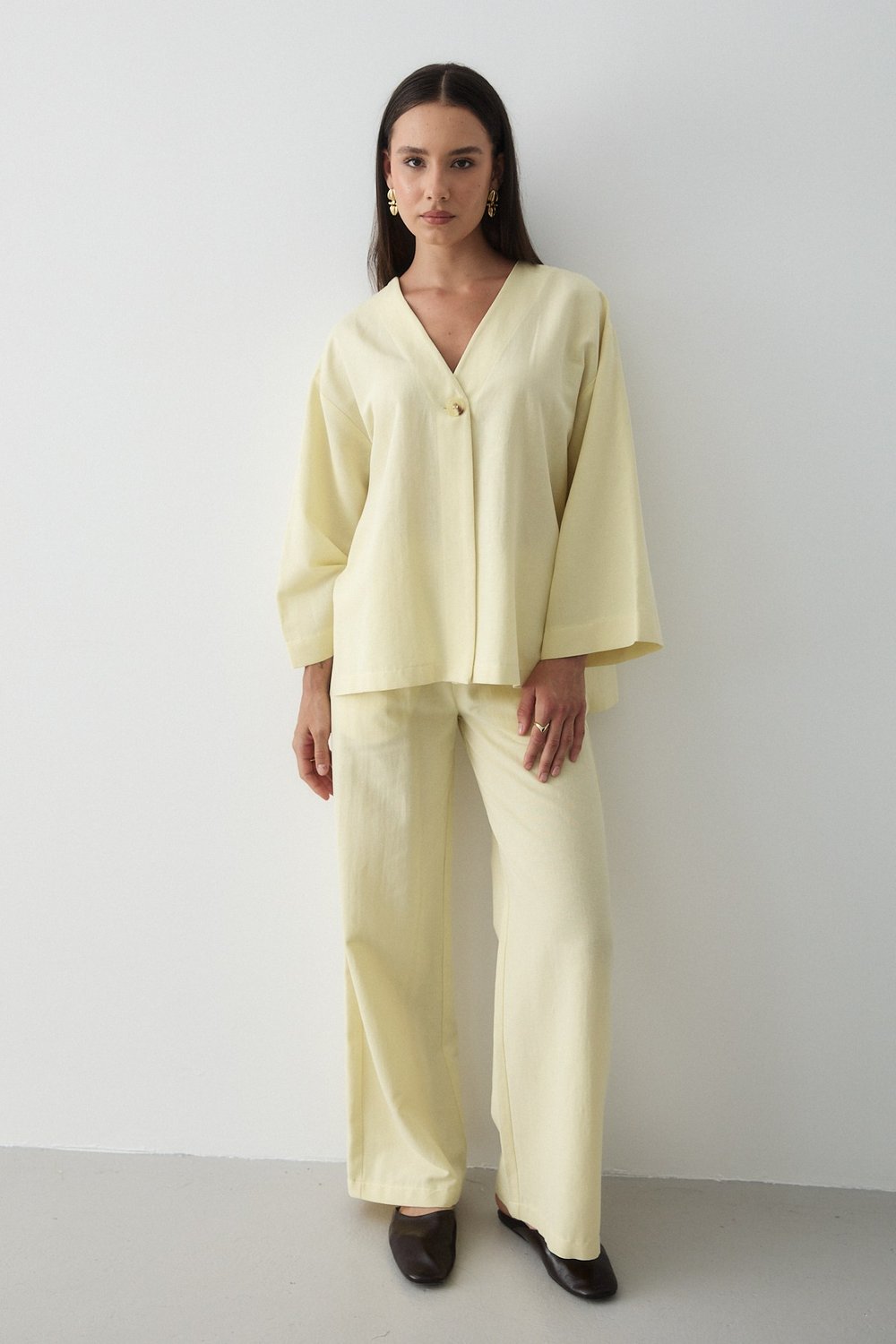 Kadın Sarı Düğmeli V Yaka Kimono & Beli Lastikli Pantolon Keten Alt & Üst Takım
