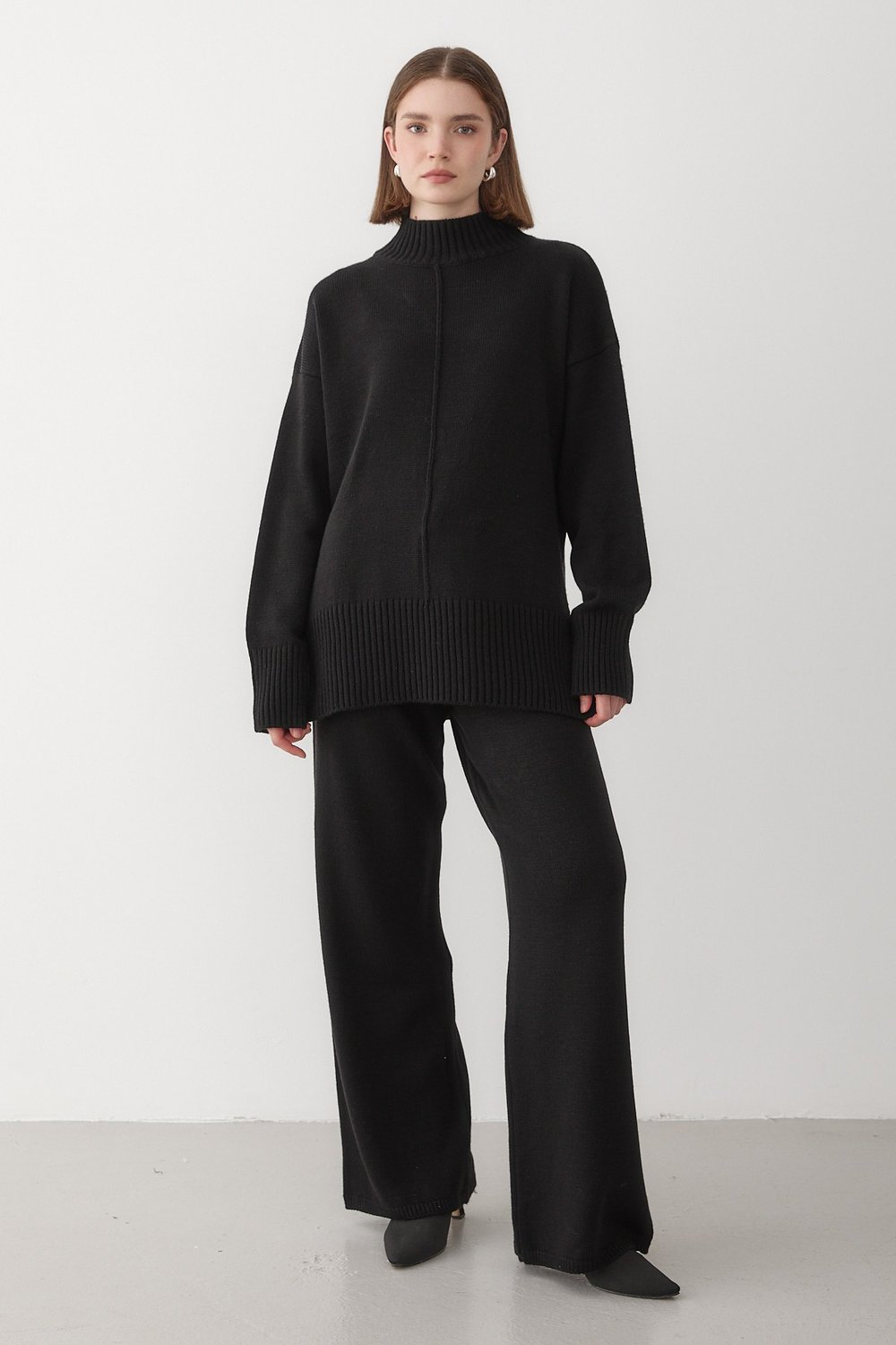 Kadın Siyah Oversize Balıkçı Yaka Triko Kazak & Beli Lastikli Pantolon Alt&Üst Takım
